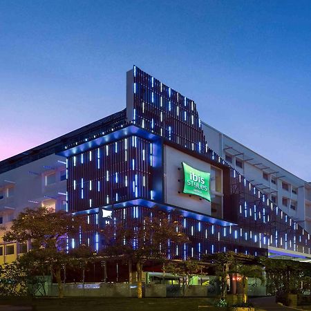 Ibis Styles Yogyakarta Hotel Exterior foto